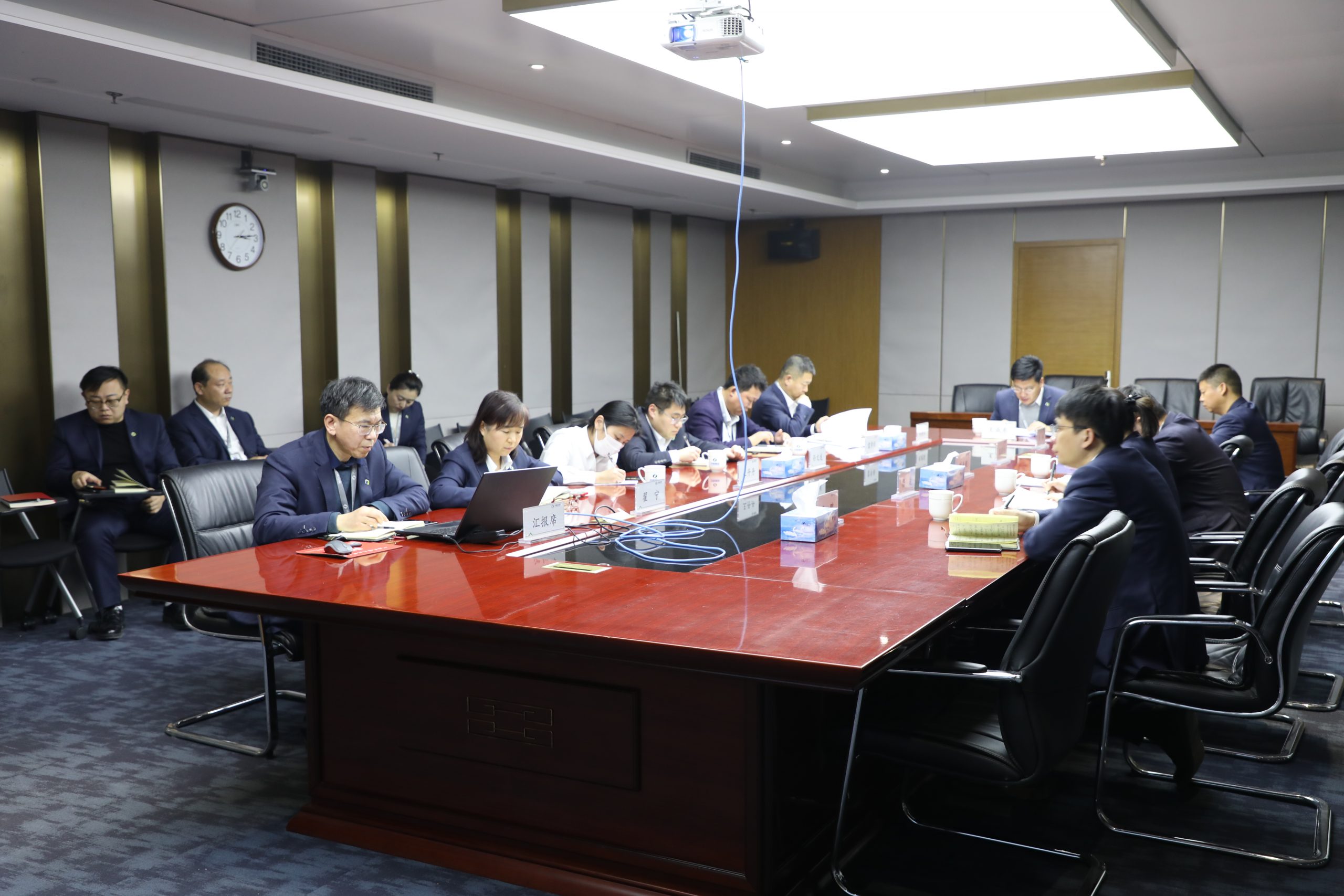   济南快盈viii召开清静生产专题聚会
