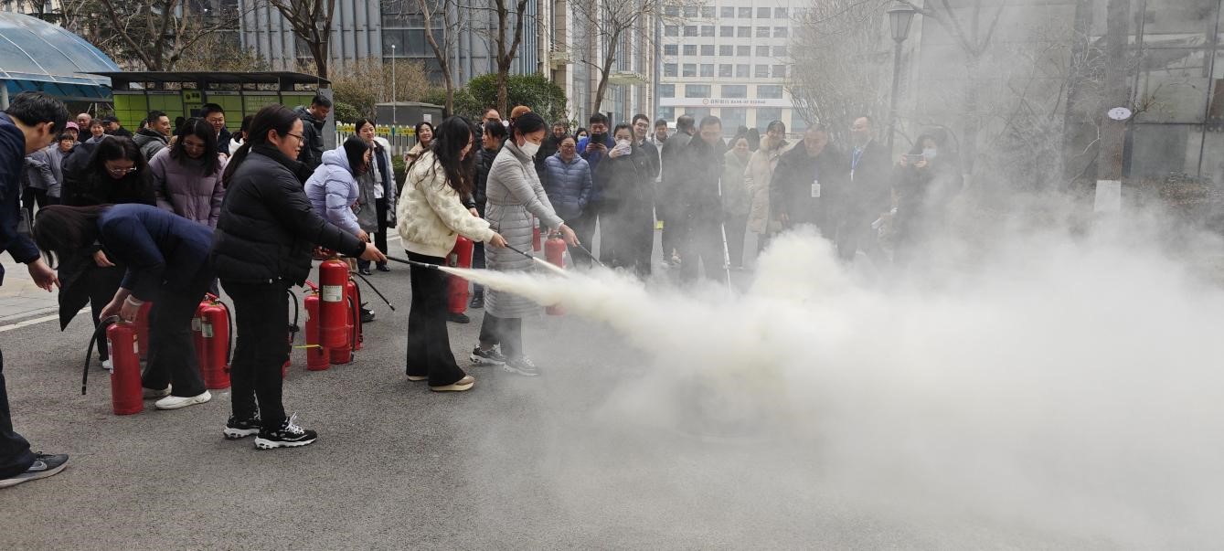   济南快盈viii组织消防清静演练
